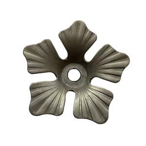 É<span class=keywords><strong>l</strong></span>éments de clôture en acier et en fer forgé personnalisés avec un motif floral estampé pour chantier de construction - Écologique et anti-rongeurs - Product Image 3