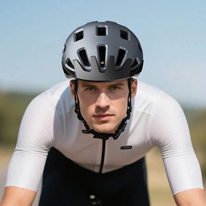 ビリオンスポーツ ML-091 OEM カスタマイズ可能 軽量EPS 超軽量 スポーツスタイル バイクヘルメット バックル留め - Product Image 1