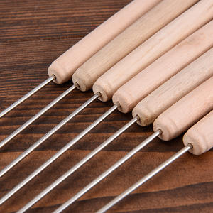 Brochetas para Barbacoa de Acero Inoxidable con Mango de Madera, Paquete de 12, Resistentes al Calor, Utensilios para Asar al Aire Libre - Product Image 5
