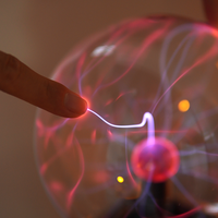 Kustom bola kaca Plasma warna sentuh interaktif inovatif berkedip kaca Plasma bola lampu Plasma ajaib bola