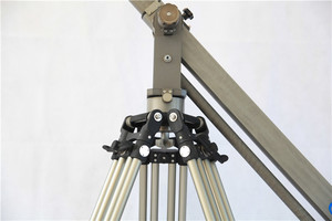 Grue de caméra professionnelle en aluminium Qf-1500, conçue avec soin, capacité de charge de 35 kg, pour la photographie et le cinéma - Product Image 2