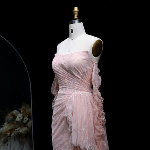 Vestido de Noche sin Tirantes con Encaje Rosa SF204 de Sharon Said, con Guantes, Abertura Alta y Plisado para Mujer, Vestido de Graduación Árabe para Boda, Sin Stock - Product Image 5