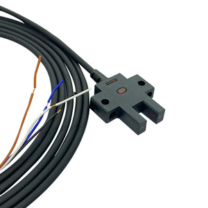 Sensor Fotoeléctrico Ranurado en Forma de U de CC 10-30 V con Interruptor Óptico de Cable para Diversas Aplicaciones - Product Image 1