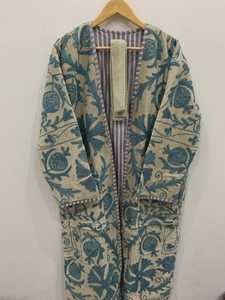 Kimono de terciopelo Suzani hecho a mano para mujer, bata larga bordada a mano, abrigo bohemio de invierno, moda boutique, relleno de algodón, transpirable - Product Image 4