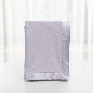 超ソフトサテントリムフランネルフリースニットベビーブランケット - Product Image 1