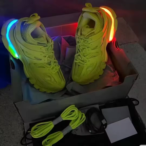 Chaussures de sport décontractées LED Designer Track 3.0 2025 pour hommes et femmes – Chaussures de course et de marche LED de haute qualité - Product Image 4