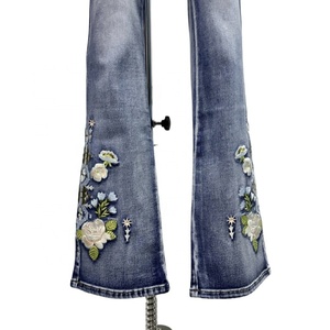 Vaqueros acampanados personalizados para mujer, pantalones florales de cintura alta, pantalones ajustados con bordado, pantalones azules lavados - Product Image 4