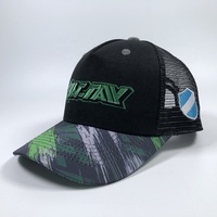Vente en gros OEM couvre-chef d'été Broderie personnalisée Écusson tissé Bandes intérieures colorées Casquette de camionneur à impression par sublimation 5 panneaux