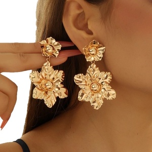 Jingciren Boutique, pendientes de alta gama a la moda europea y americana, pendientes dulces para mujer, pendientes, embalaje elegante en caja de regalo - Product Image 5