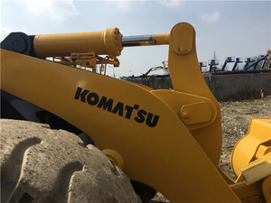 Cargadora de Ruedas Komatsu WA380 Usada Importada, Carga Nominal de 15 Toneladas, Potencia de 92 KW, Fuerte Fuerza de Tracción, Buena Pasabilidad, Adaptable a Terrenos Difíciles - Product Image 5