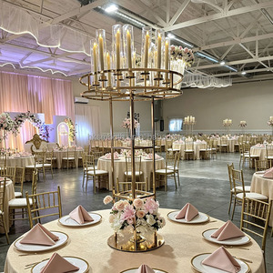 Centres de table élégants pour réceptions de mariage, 12 bras, chandelier en métal doré - Product Image 1