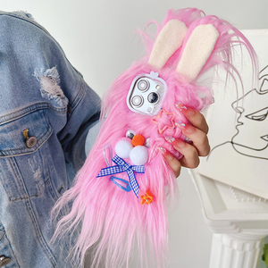 Monstruo peludo lindo y de dibujos animados en un teléfono celular DIY Shell peludo compatible con iPhone 14-15 Pro Max - Product Image 3