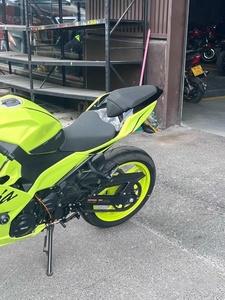 Moto d'occasion de style course, marque japonaise, 400 cm³, verte, modèle 2019 +25000 km, Ninja 400 fabriquée au Japon, Ninja 4 - Product Image 3