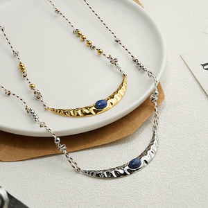 18K oro Acero inoxidable piedra azul Natural martillo patrón media luna forma encanto colgante cuerda trenzada cadena collar P253629 - Product Image 3