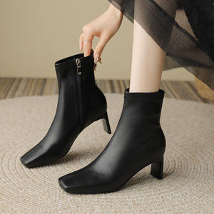 Botas de moda de otoño e invierno para mujer, botas cortas de tacón alto, punta cuadrada, tacón grueso, cremallera lateral, botines bajos de un solo paso - Product Image 4