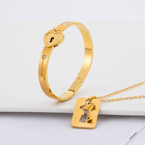 Soaring To The Sky Love Lock Necklace And <b>Bracelet</b> <b>Set</b> Gold Stainless Steel Heart Shape Couple Jewelry Gift Unisex - Product Image 4