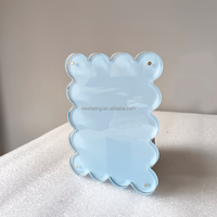 Mini cadre photo en acrylique transparent festonné | autoportant avec aimants dorés