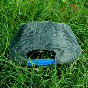Gorras de Béisbol Personalizadas de 5 Paneles, Sin Estructura, con Logotipo Bordado en Metal, Cierre a Presión, con Cuerda Azul - Product Image 6