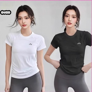 เสื้อยืดผู้หญิง คอกลม แห้งเร็ว ทรงเข้ารูป สปอร์ต แคชชวล แขนสั้น สีขาวคลาวด์ สีดำ ผ้าไนลอนถัก ใส่ได้ทุกวัน - Product Image 1