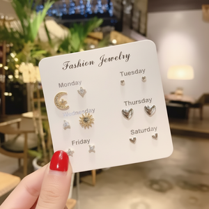 Vendita calda Trending moda Huggie orecchini di lusso Vintage Star Cross Design per ragazze all'ingrosso disponibile - Product Image 1