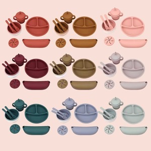 Juego de utensilios de silicona sin BPA para niños, platos con ventosa, cuenco, babero, vajilla de silicona de grado alimenticio para bebés, proveedor de fábrica - Product Image 1