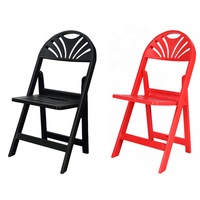 Chaise pliante moderne en résine, légère, durable, empilable, avec dossier ventilé, pour événements extérieurs et locations de fêtes