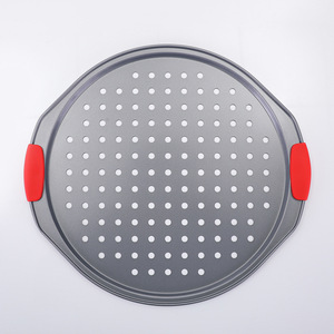 Molde para pizza perforado, redondo, antiadherente, apto para horno, herramienta para hornear pizza italiana casera de masa fina. - Product Image 1