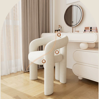 Fauteuil d'appoint blanc crème en bouclette, chaise rembourrée moderne à accoudoirs incurvés, chaise de coiffeuse en polaire pour chambre et salon
