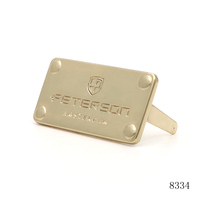Pelat Logam Tas Tangan Persegi Panjang Berlapis Emas 40mm, Pelat Label Logam Merek dengan Ukiran Kustom dan Pengait di Belakang