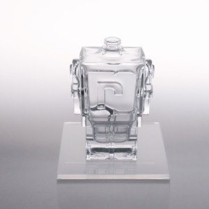 Nuevo diseño <span class=keywords><strong>robot</strong></span> apariencia transparente personalizado 50Ml cosméticos vacíos botella de <span class=keywords><strong>perfume</strong></span> bomba de pulverización botella de vidrio fabricante - Product Image 1