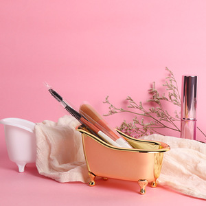 Caja de Almacenamiento para Bañera Moet & Chandon, Organizador de Maquillaje Dorado, Rojo y Oro Rosa, Porta Cosméticos de Escritorio - Product Image 4