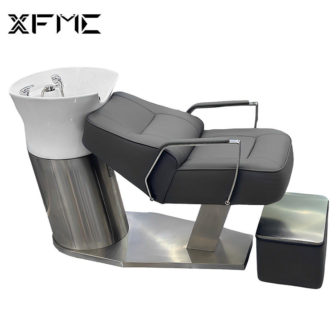 สีเทาเข้ม