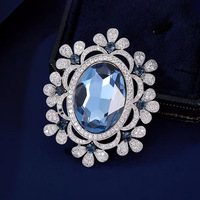 Bros Cermin Bunga Biru Retro Mewah untuk Wanita, Corsage Kristal Elegan Berkualitas Tinggi, Pin Personal untuk Aksesori Setelan, Bahan Paduan Logam