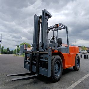 China <span class=keywords><strong>10</strong></span> <span class=keywords><strong>ton</strong></span> dieselheftruck met Cummins-motor voor bouwplaatsen - Product Image 4