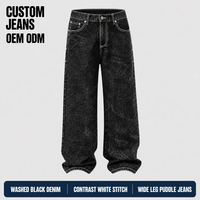 Jeans noirs personnalisés pour hommes en coton denim avec broderie croisée et surpiqûres contrastées, coupe ample et jambe large droite pour un style décontracté et streetwear