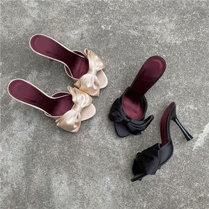 Nuovi <span class=keywords><strong>Sandali</strong></span> Firmati <span class=keywords><strong>con</strong></span> <span class=keywords><strong>Tacco</strong></span> a Spillo, Ciabatte <span class=keywords><strong>con</strong></span> Fiocco, Scarpe da Donna <span class=keywords><strong>di</strong></span> <span class=keywords><strong>Marca</strong></span> a Punta, <span class=keywords><strong>Sandali</strong></span> <span class=keywords><strong>con</strong></span> <span class=keywords><strong>Tacco</strong></span> Alto a Spillo - Product Image 1