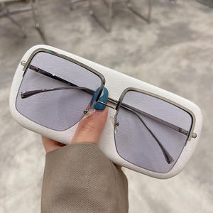 Gafas de Sol Qianai de Moda para Mujer, Montura Cuadrada Dorada, Anti Luz Azul, Lentes UV400 Tipo 3 - Product Image 5