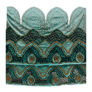 Tela de Terciopelo de Alta Calidad con Cuentas Bordadas, Bordado Intrincado, Decoración con Pedrería, Ecológica, Elegante y Tradicional - Product Image 1