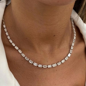 Collier tennis élégant en argent sterling 925 avec moissanite taille émeraude, idéal pour anniversaire, mariage, fête ou comme cadeau pour votre partenaire - Product Image 1