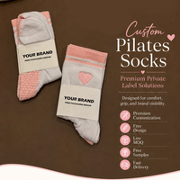 Chaussettes de sport antidérapantes personnalisées pour femme avec logo sur le dessous, idéales pour le Pilates, le yoga et la barre.