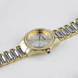 Orologio da donna di lusso orologio da donna classico regalo di moda con diamanti Design sportivo personalizzato orologi al quarzo in lega impermeabile per signora - Product Image 4