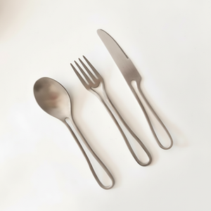 Ensemble de couverts de luxe en fil d'acier inoxydable nouveau design classique nouveaux dîners de mariage à domicile couverts pour usage alimentaire - Product Image 1