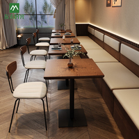 Ensemble de table et de chaises de restaurant en bois contemporain avec un design durable et respectueux de l'environnement pour un usage commercial