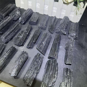 Kindfull Crystal Rough Stone Healing Pretty Black Tourmaline <span class=keywords><strong>Piedra</strong></span> cruda para Decoración - Product Image 4