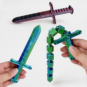 Giocattolo Articolato a Forma di Spada con Frusta, Stampato in 3D, con Giunti Flessibili e Lama Pieghevole, Antistress, Regalo per Bambini - Product Image 1