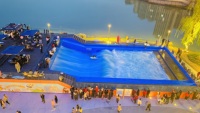 Simulateur de surf à vague artificielle commercial, capacité intérieure/extérieure, prix direct d'usine, bleu clair