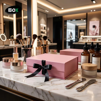 Boîte rigide pliable magnétique rose mat avec logo personnalisé FUSSEN pour l'emballage de cosmétiques et de produits de soin de la peau