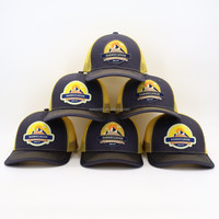 Casquette Trucker Richardson 112 en Cuir avec Broderie de Logo Personnalisé et Impression en Relief