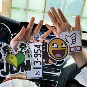 Désodorisant de voiture en papier personnalisé avec logo, en gros, carte parfumée promotionnelle avec forme personnalisée pour cadeaux promotionnels - Product Image 1