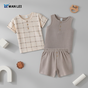 Ensemble 3 pièces pour bébés garçons : Haut en jersey CVC 180 g/m², gilet gaufré 210 g/m² et short – Vêtements assortis pour tout-petits 0-2 ans - Product Image 1